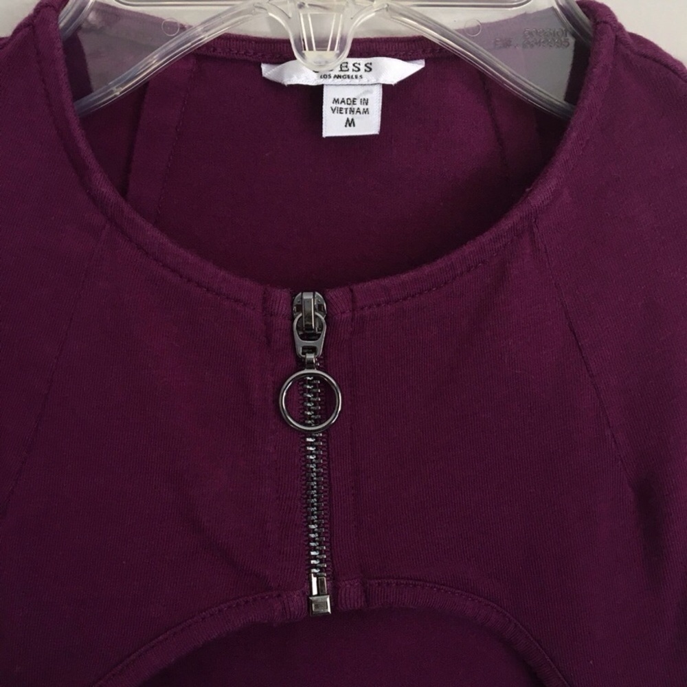 Guess Keyhole‎ Tank - Picture 3 of 3